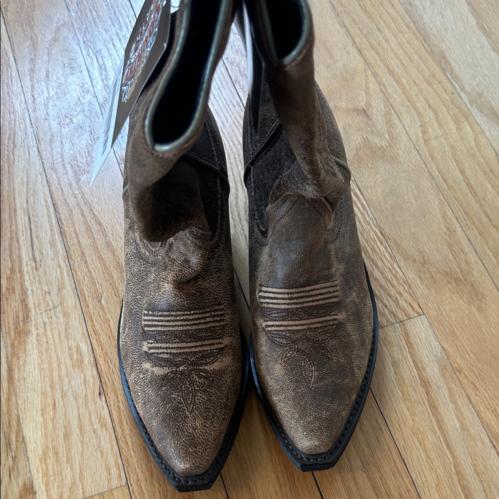 Rustic Tan Western Boots - Picture 7 of 7